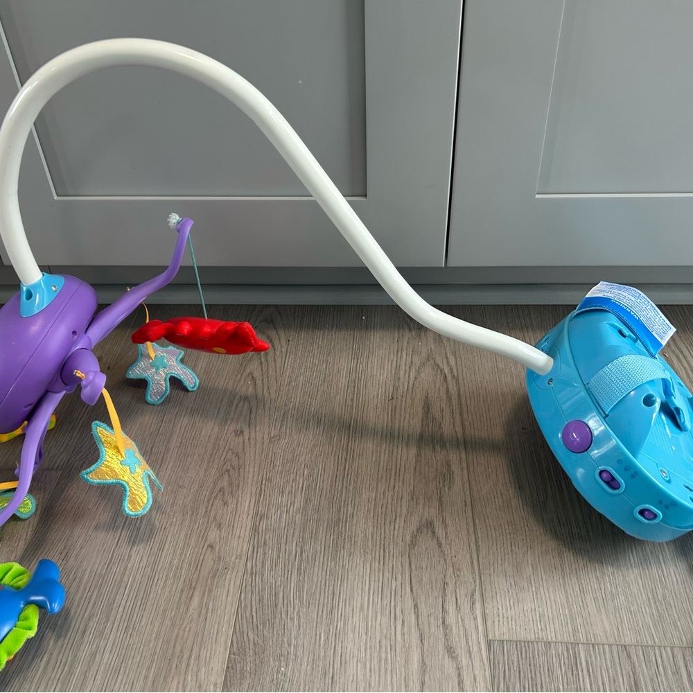 Fisher Price Baby Ocean Wonders Deep Blue Sea Soother Musical Baby Mobile